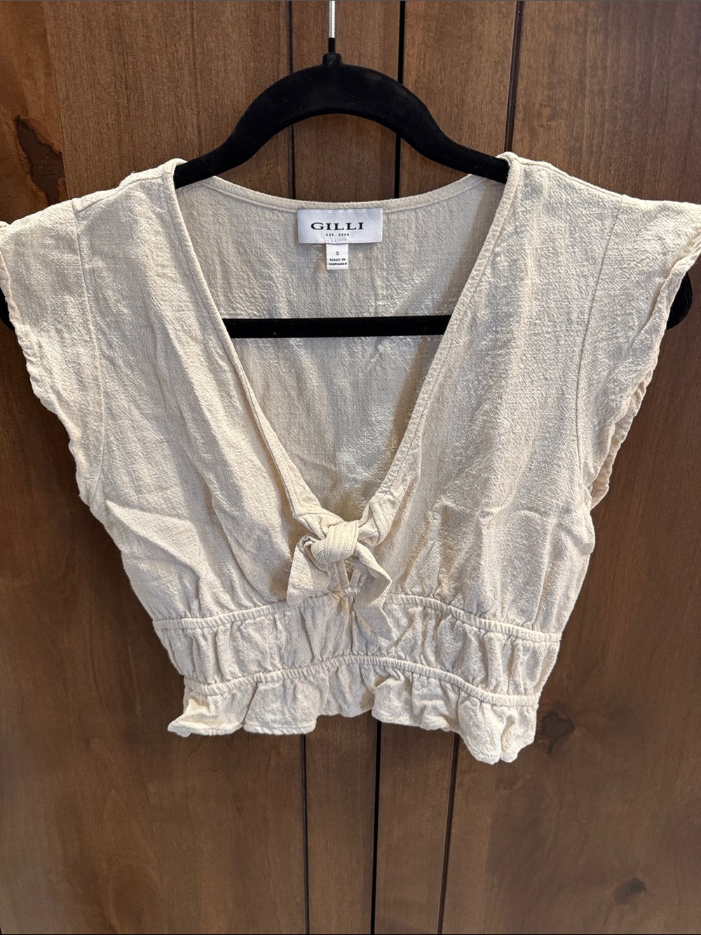 Gilli Cream Tie-Front Cropped V-Neck Knot Top